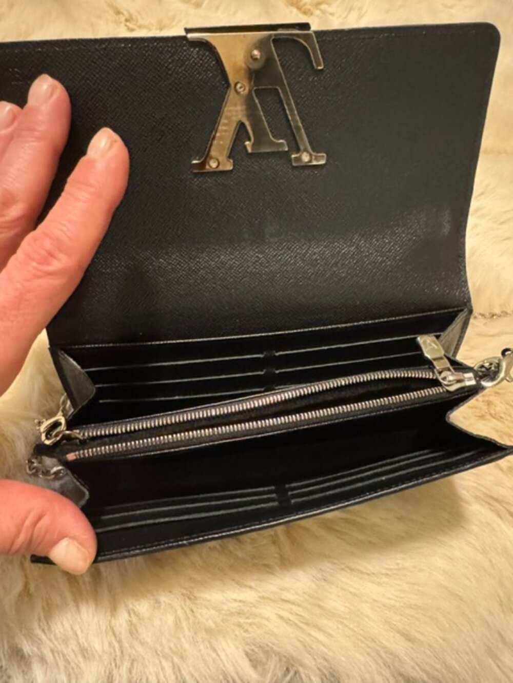 LV cross body wallet/purse, silver hardware, coa included - Picture 3 of 8